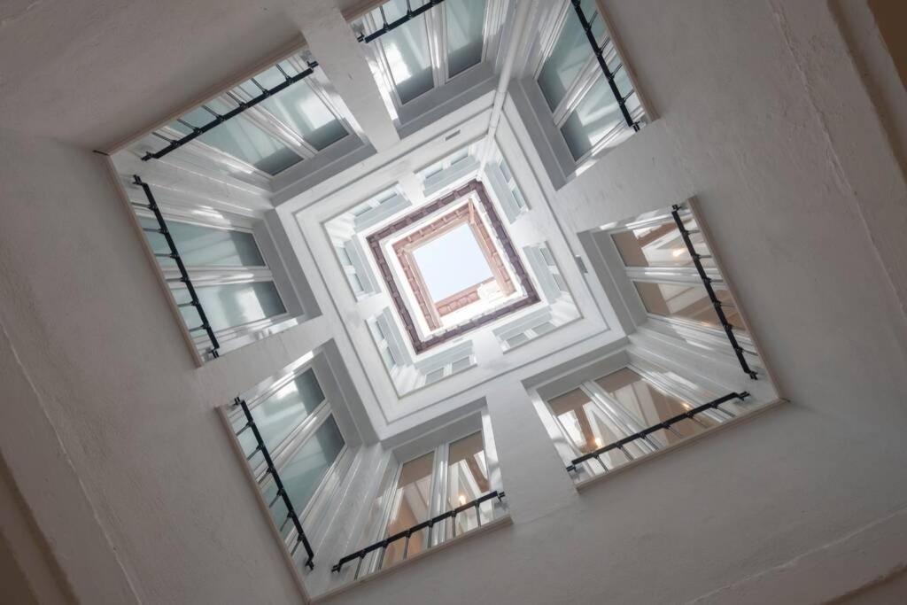 Rosarioseis Patio De Los Leones กรานาดา ภายนอก รูปภาพ